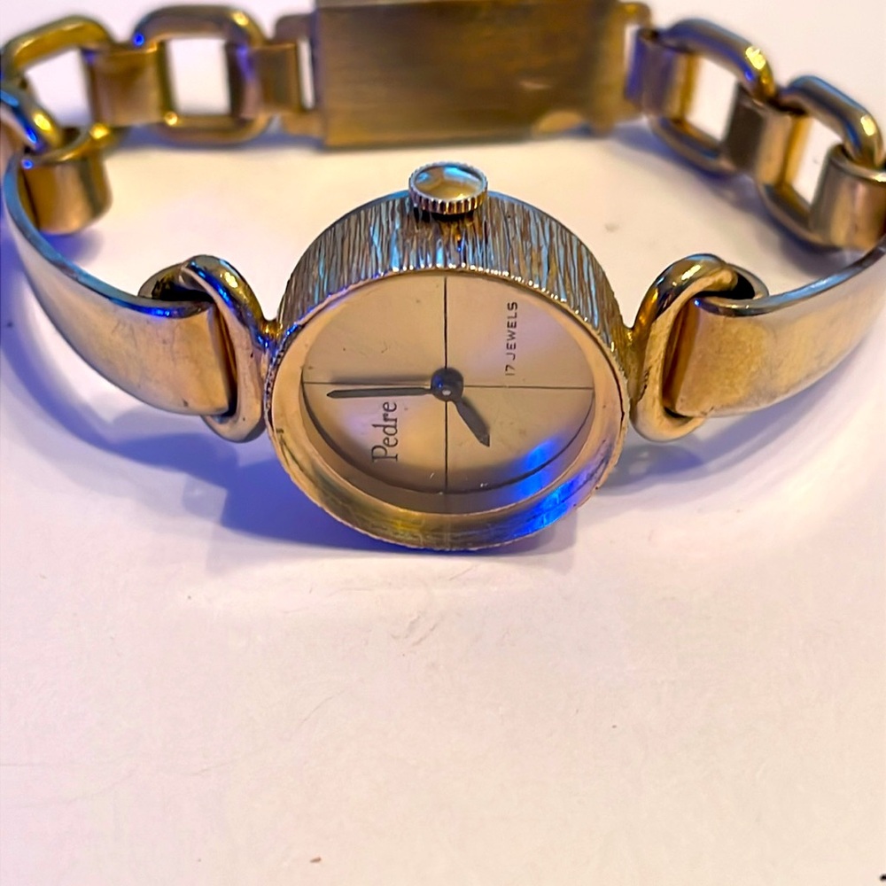 Gold Pedre 17 jewels Watch
